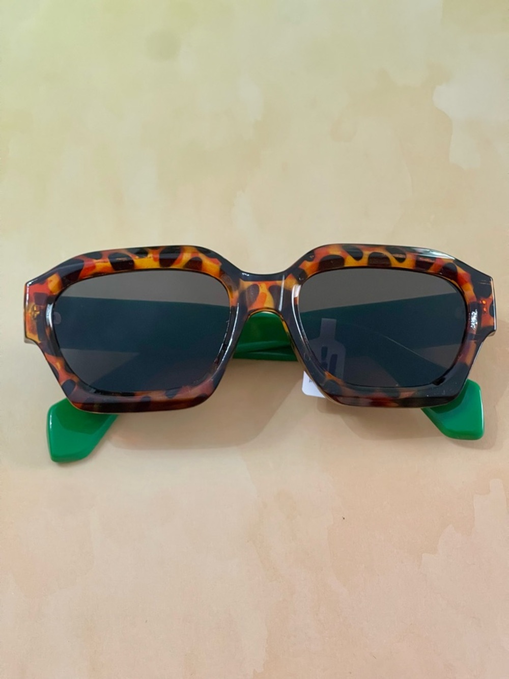 🤎🌳 Free People Tortoise Shell Sunglasses with Green Temples 🌳🤎 - Picture 5 of 15